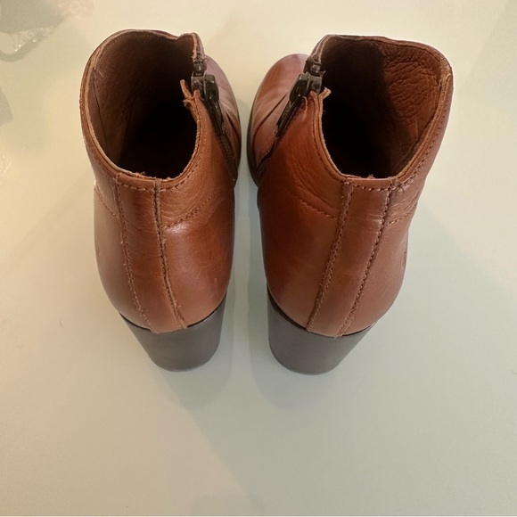 FRYE Nora Zip Short Ankle Boots Leather Women Size 7B Nutmeg Brown 79929 Western - Picture 3 of 9